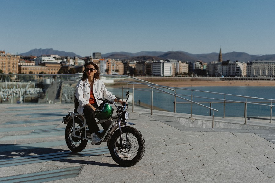 Moto électrique, 100% personnalisable, fabrication française.