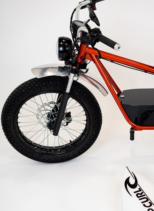 Découvrez également notre sélection d'accessoires pour moto électrique.