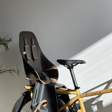 Porte bébé pour vélo électrique.